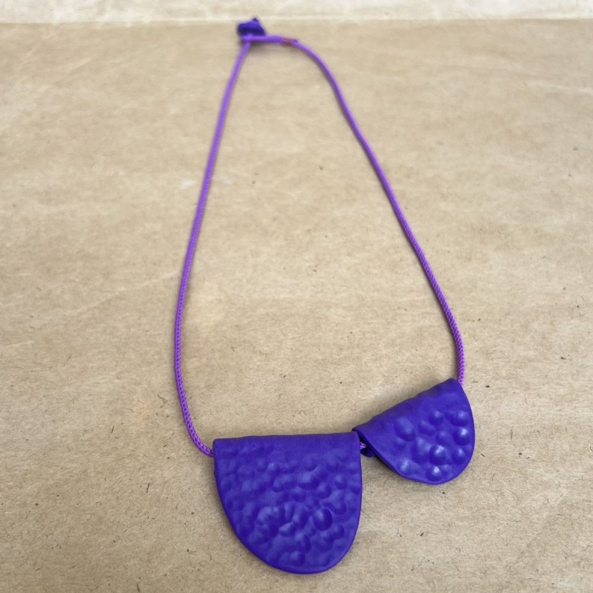 AMANI NECKLACE DEEP PURPLE